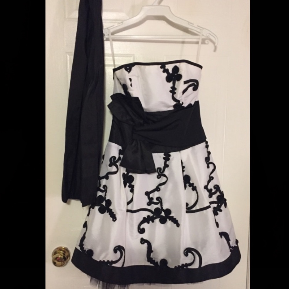 Formal white and black dress